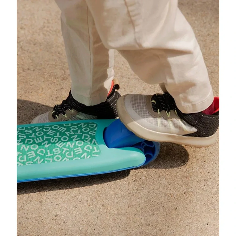 NIB JETSON GEM LEARN & GROW‎ KICK SCOOTER - BLUE/GREEN- ADJUSTABLE & LIGHTS UP